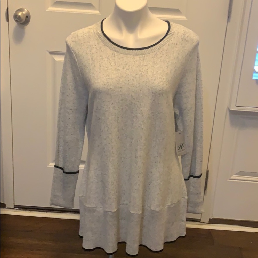 ZOZO Long Sleeve Sweater with Black Trim  Size: L